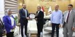 محافظ الوادي الجديد تبحث تطوير تكتلات التمور بالتعاون مع اليونيدو بتكلفة 8 مليون يورو