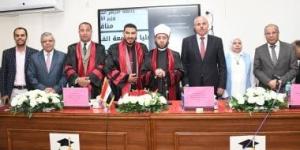 وزير الأوقاف يناقش رسالة ماجستير بجامعة القناة حول أهمية دور الكتاتيب