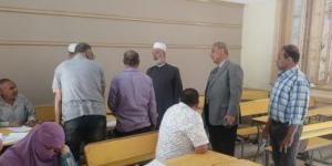 رئيس «سوهاج الأزهرية» يتفقد لجان التصحيح للشهادتين الابتدائية والإعدادية