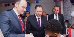 محافظ دمياط يشارك أبناء دور الضيافة بكفر البطيخ فرحتهم بعيد الأضحى