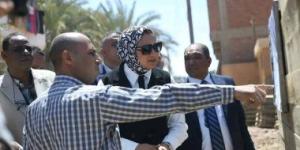محافظ الوادي الجديد تتابع أعمال إحلال وتجديد الوحدة البيطرية بالراشدة