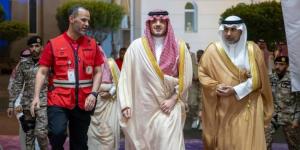 وزير الداخلية يقف على سير العمل بمركز الترحيل الطبي والقيادة والتحكم بـالهلال الأحمر