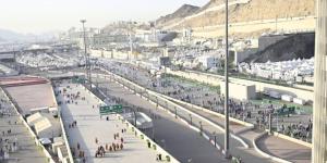 ضيوف الرحمن يرمون الجمرات ويودعون منى بآخر أيام الحج