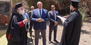 محافظ الإسكندرية وبابا الروم الأرثوذكس يتفقدان أرض مشروع مستشفى البطريركية الجديد