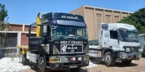محافظ سوهاج: ضبط سيارتي نقل بطوب أبيض وإحالة الواقعة للنيابة