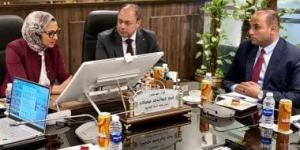 محافظ الوادي الجديد تبحث مع هيئة تنمية الصعيد دعم مشروعات الاستثمار والزراعة