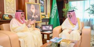 نائب أمير جازان يطّلع على مهام اللجنة الوطنية للجان العمالية
