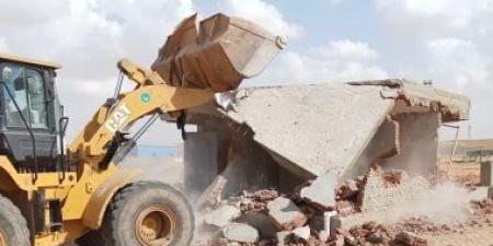 رفع 9 آلاف طن قمامة ومخلفات مبانٍ بالشرقية خلال شهر