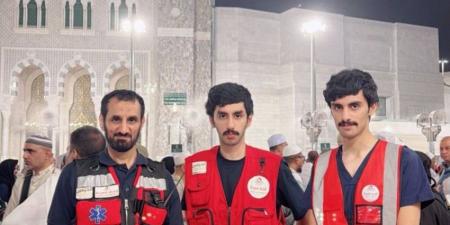 مسعف متطوع يشارك  في خدمة ضيوف الرحمن 5 أعوام لوجه الله