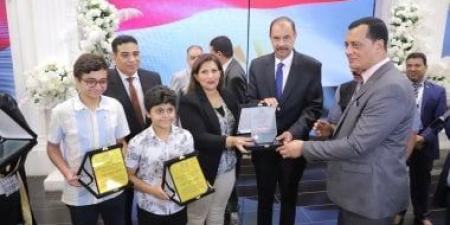 شقيقان بسوهاج يبتكران تطبيقا لخدمة ذوى الهمم من الصم والبكم.. فيديو