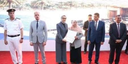 محافظ الوادى الجديد تكرّم مدربى التحول الرقمى.. اعرف السبب