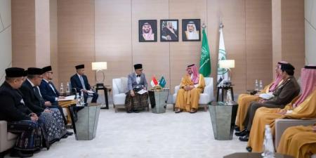 عبدالعزيز بن سعود يستقبل وزير الحج والعمرة الإندونيسي
