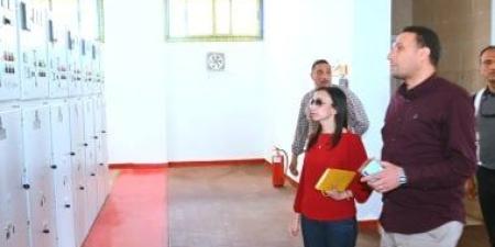 محافظ البحيرة تتفقد موزع شركة الكهرباء بمركز إدكو.. اعرف التفاصيل