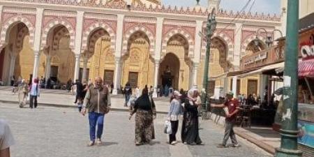 ساحة المسجد الأحمدى بطنطا تستعد لاستقبال الآلاف فى صلاة عيد الأضحى