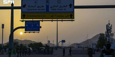 نفرة مزدلفة.. الحجاج يسلكون أطول طريق مشاة في العالم