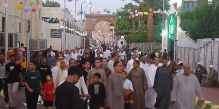 الله أكبر ولله الحمد.. الآلاف يتوافدون على مسجد القنائي لأداء صلاة العيد