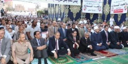 محافظ بني سويف يؤدى صلاة عيد الأضحى المبارك بساحة عمر بن عبد العزيز
