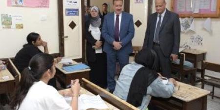 محافظ بورسعيد يتابع انطلاق امتحانات الشهادة الإعدادية.. صور