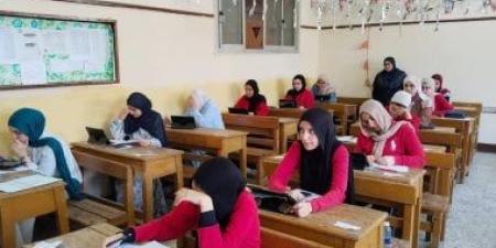 89 ألف طالب يؤدون امتحانات الشهادة الإعدادية بالمنوفية.. فيديو
