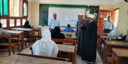 رئيس الإسماعيلية الأزهرية يتابع انطلاق امتحانات الثانوية ويطمئن على طلاب الدمج