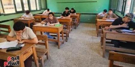 استبعاد رئيس لجنة امتحانات الشهادة الإعدادية ببنها بعد تصوير واقعة الشورت