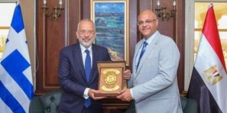 محافظ الإسكندرية وسفير اليونان يبحثان تعزيز التعاون بين الجانبين.. صور
