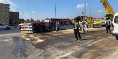 انقلاب سيارة نقل أسطوانات غاز علي طريق القاهرة الإسكندرية الزراعي بقليوب