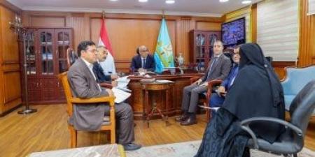 محافظ كفر الشيخ يناقش عددًا من الشكاوى فى لقاء المواطنين