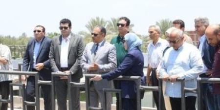 محافظ الشرقية يتفقد مشروع صرف صحي أولاد سيف