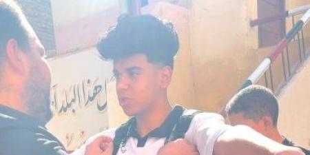 تفتيش ذاتي للطلاب قبل دخولهم لجان الثانوية العامة بقنا