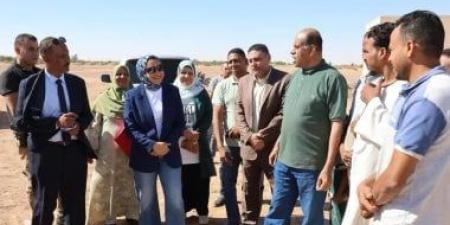 محافظ الوادي الجديد تتفقد مشروع الإسكان الريفي فى أرض الملك بمركز باريس
