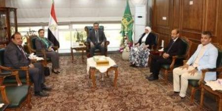 محافظ القليوبية يستقبل وفد اللجنة الطبية العليا والاستغاثات بمجلس الوزراء