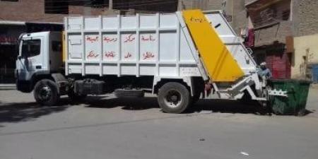 رفع أكثر من 80 طنا من المخلفات والأتربة خلال حملات نظافة بجهينة فى سوهاج