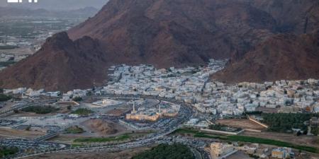جبل أحد يحبنا ونحبه.. من أبرز معالم المدينة المنورة وأكبر جبالها