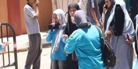 طلاب الثانوية العامة بأسوان: امتحان اللغة العربية طويل وتضمن جزئيات صعبة