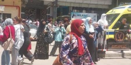 قلق بين طلاب الثانوية العامة بدمياط بعد انتهاء اللغة العربية.. فيديو