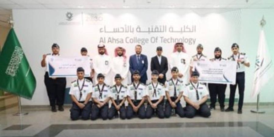 مغادرة أفراد عشيرة الجوالة بتقنية الأحساء للمشاركة في معسكرات الحج