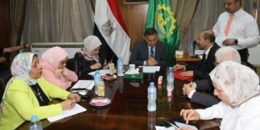 محافظ القليوبية يستمع لشكاوى المواطنين ويوفر فرص عمل بشبرا الخيمة