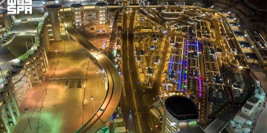 تشغيل 66 مركز خدمات وتهيئة 20 جسرًا بالمشاعر