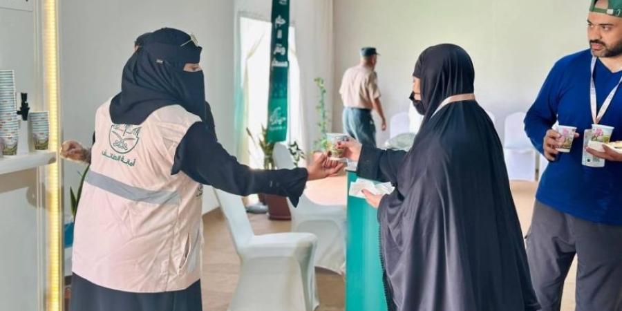 مبادرة الطائف ترحب بضيوف الرحمن توزع 3000 آلاف هدية على الحجاج