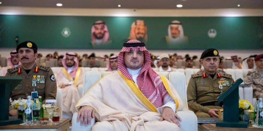 الأمير عبدالعزيز بن سعود يقف على جاهزية قوات أمن الحج واستعداداتها لموسم الحج