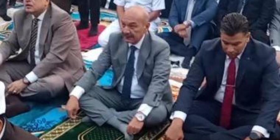 محافظ السويس يؤدي صلاة العيد بساحة الخالدين وسط المواطنين والقيادات التنفيذية
