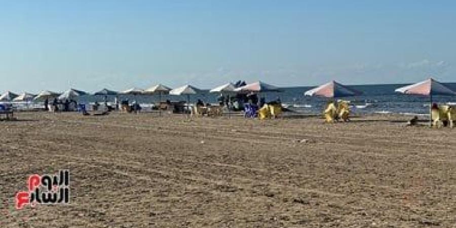 تعرف على معنى وجود العلم الأصفر على شاطئ بورسعيد