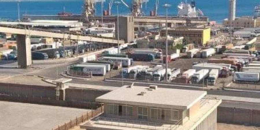 تداول 6 آلاف طن و565 شاحنة بضائع عامة ومتنوعة بموانئ البحر الأحمر
