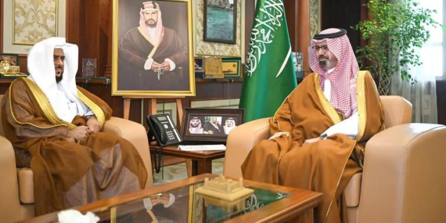 نائب أمير جازان يطلع على جهود وزارة العدل في تطوير الخدمات القضائية وتيسير إجراءات التقاضي