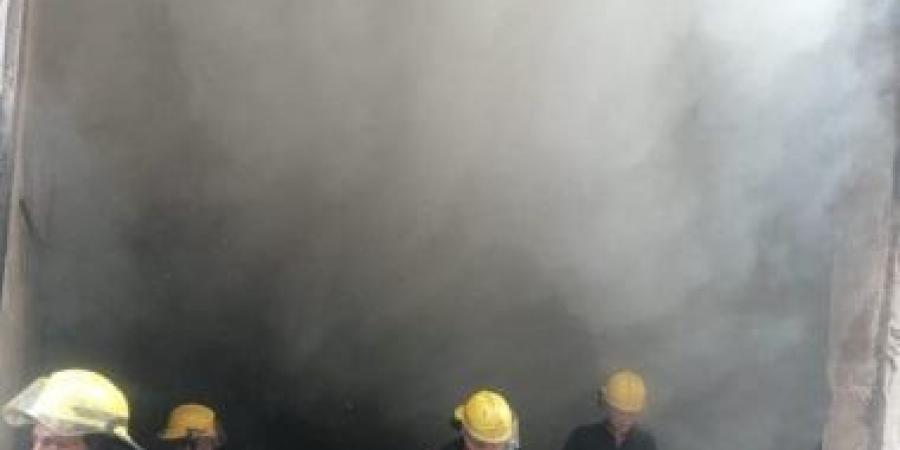 اندلاع حريق فى مطبعة ورق بالمحلة والحماية المدنية تسيطر على النيران