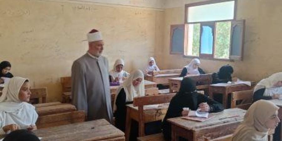 13 ألفا و623 طالبا وطالبة يؤدون امتحانات الثانوية الأزهرية فى 79 لجنة بسوهاج