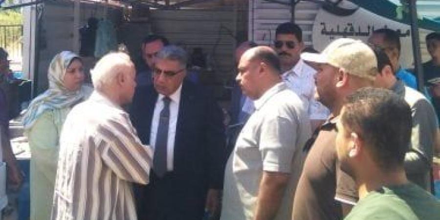 محافظ الدقهلية يوجه بصرف علاج لأحد كبار السن التقاه بالشارع أثناء جوله له