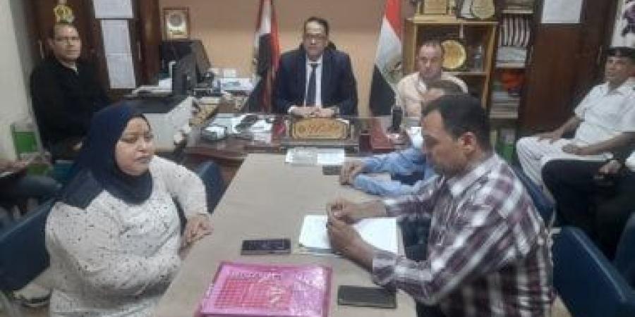 وكيل تعليم الغربية يتابع سير امتحانات الدبلومات الفنية بغرفة عمليات المديرية