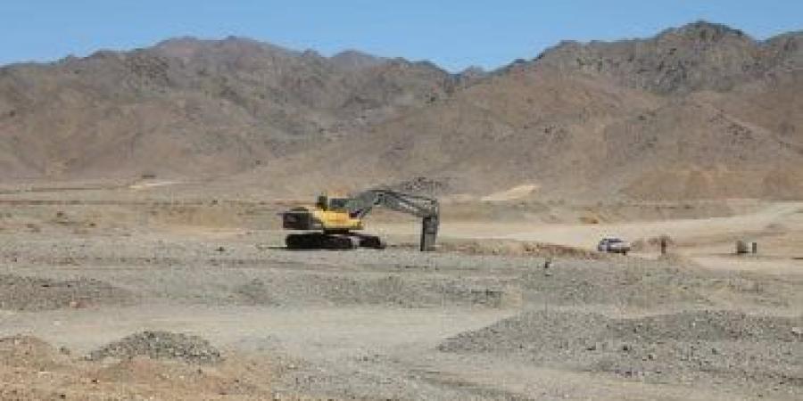 إنشاء 11 بحيرة و7 سدود و4 حواجز بإودية مرسى علم بتكلفة 241 مليون جنيه.. صور